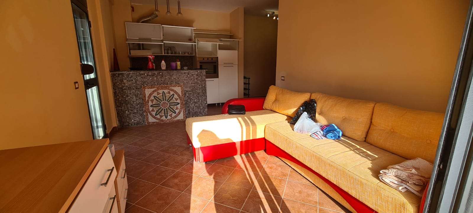 JEPET ME QIRA APARTAMENT 1+1 NE GOLEM!